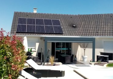 Centrale photovoltaïque 3kWc, installée en surimposition, onduleur centralisé